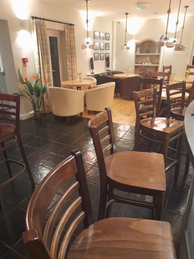 The Dolphin Hotel אקסמות' מראה חיצוני תמונה